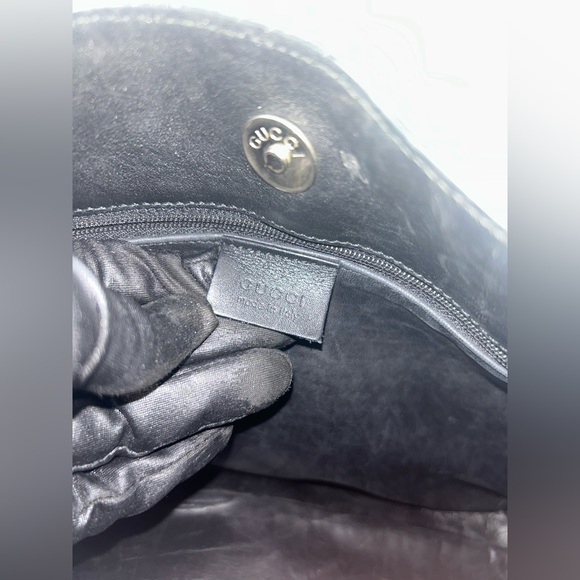 Gucci Black Leather Shoulder Bag and Drawstring - Picture 6 of 13